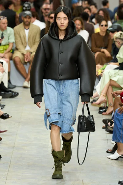 Look 28